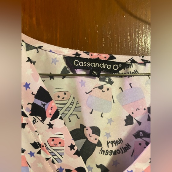 Scrub top - Picture 2 of 2